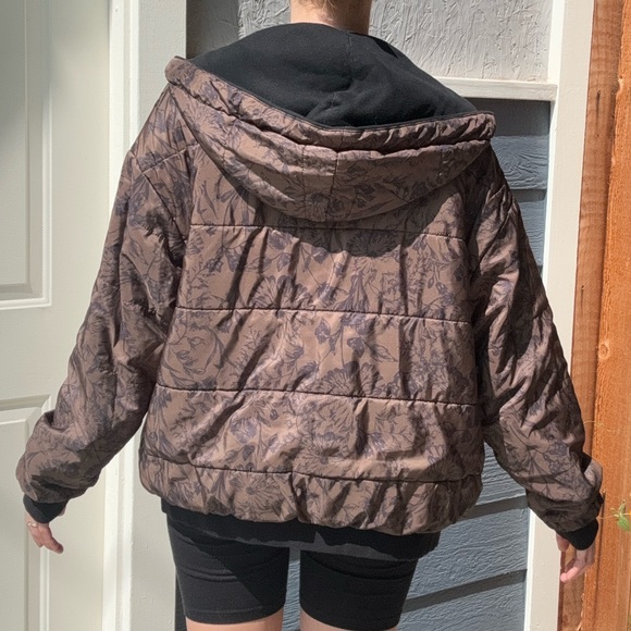 Reversible Hoodie Puffer Jacket - Picture 6 of 11